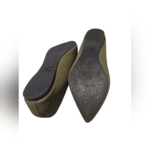 Madden Girl Olive Green Women's Flats - Picture 4 of 5